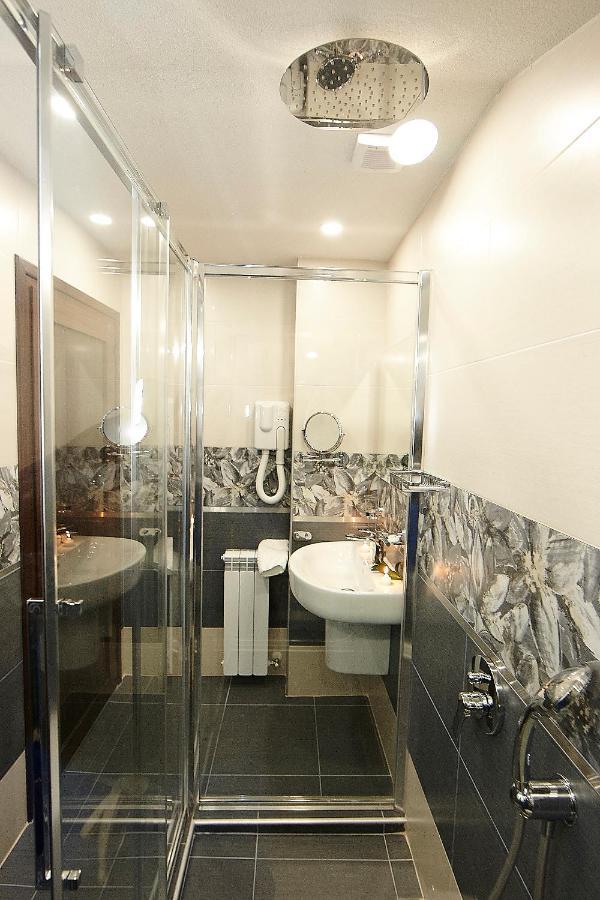 דוברינישטה Family Hotel Makedonska Kruchma מראה חיצוני תמונה