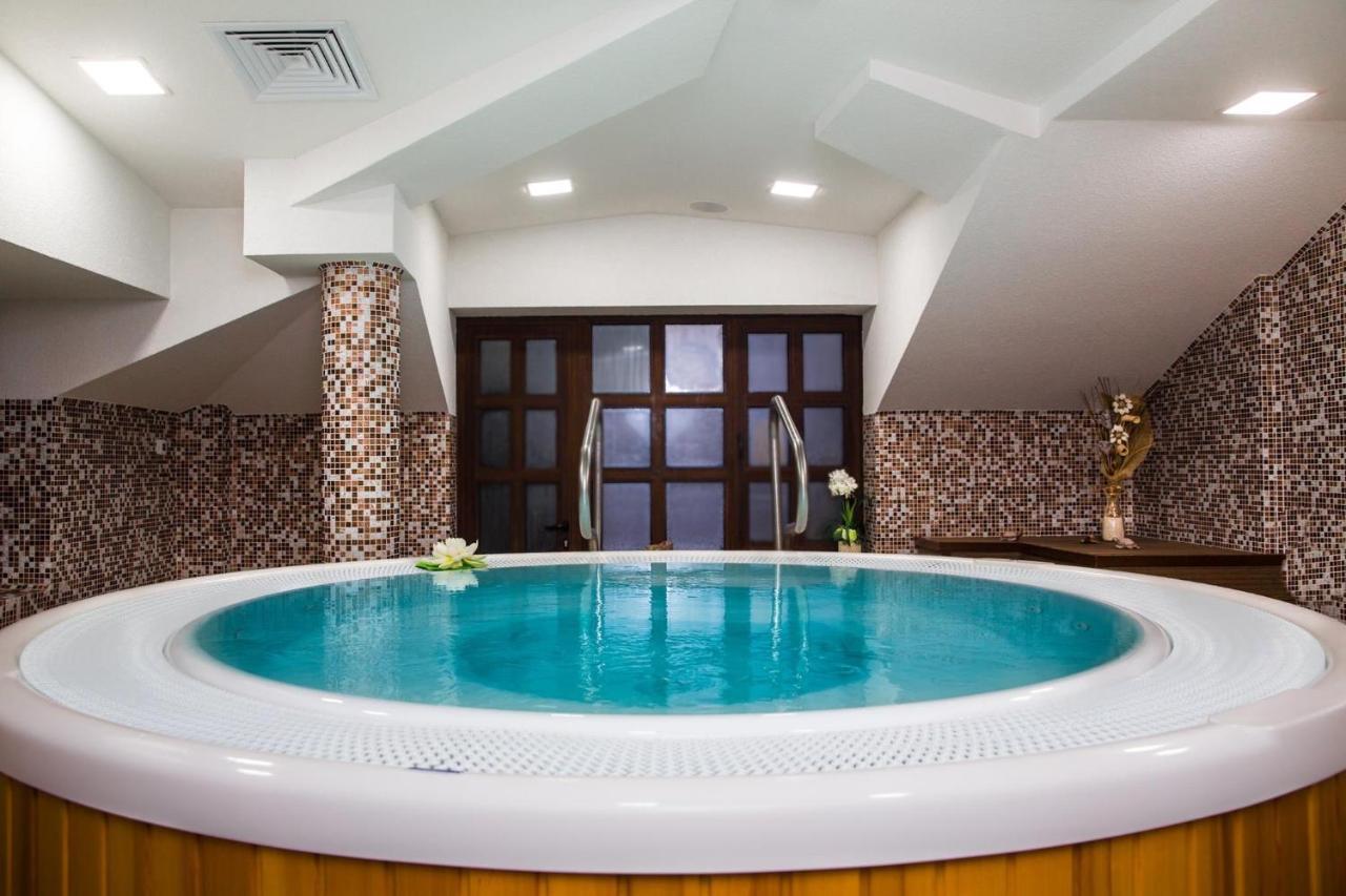 דוברינישטה Family Hotel Makedonska Kruchma מראה חיצוני תמונה