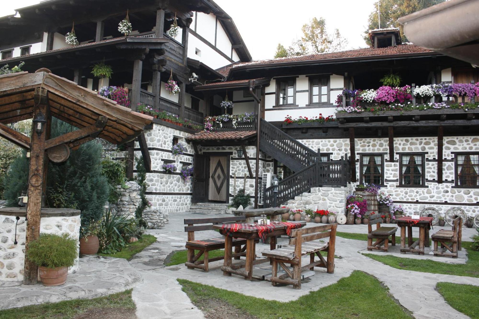 דוברינישטה Family Hotel Makedonska Kruchma מראה חיצוני תמונה