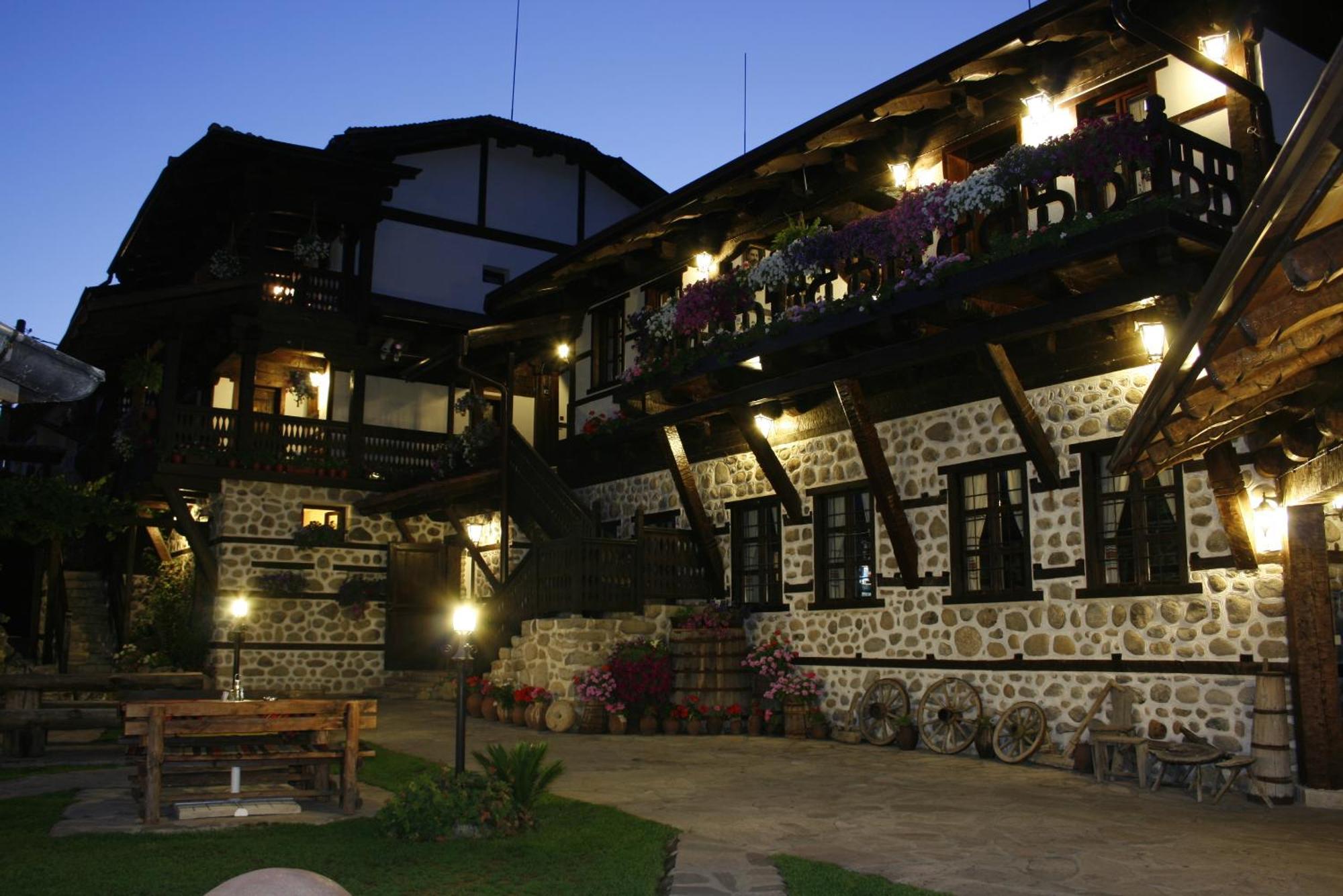 דוברינישטה Family Hotel Makedonska Kruchma מראה חיצוני תמונה