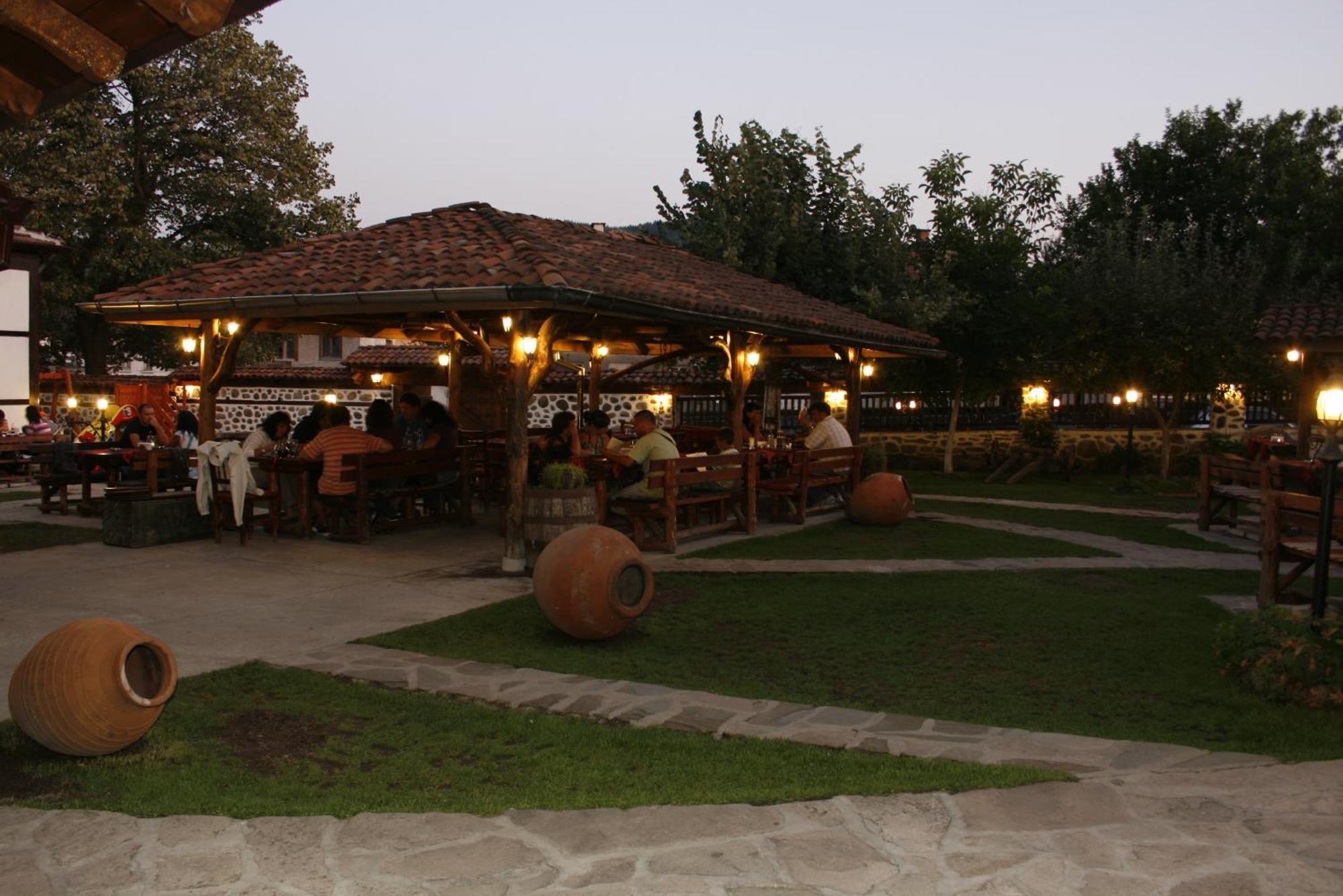דוברינישטה Family Hotel Makedonska Kruchma מראה חיצוני תמונה